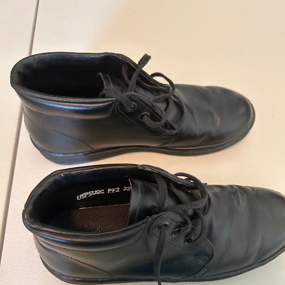 EUC Mens Size 7.5 Chukka Boots - Black